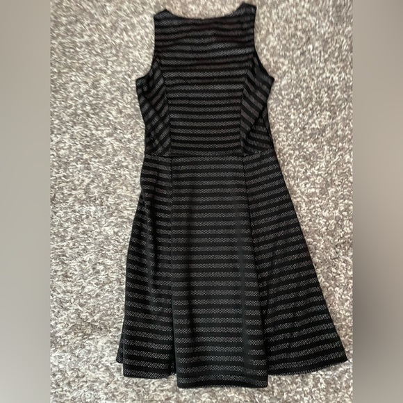 Suzy Sheir cut out silver striped dress - Picture 2 of 3